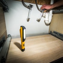 Latarka LED 175 lumenów - latarka robocza CAT CT1000