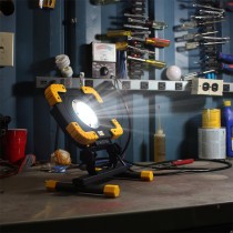 CAT latarka Stand work light 3000lm 3m CT3550eu