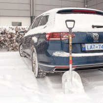 Szufla aluminiowa do ładowania CAT DH8 34cm węgiel śnieg